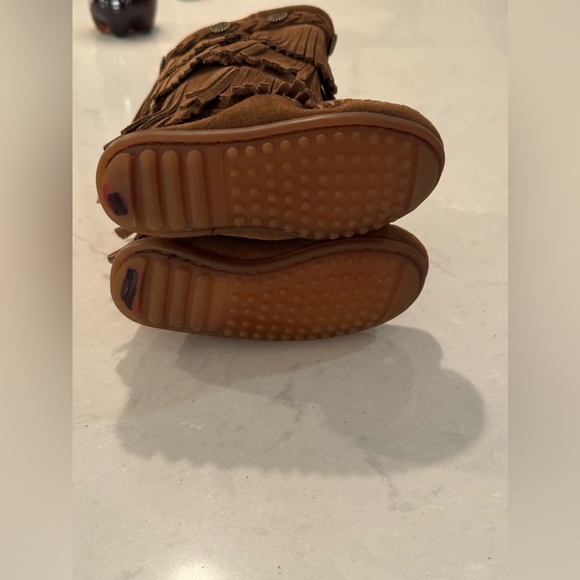 Minnetonka Fringe 3 Layer Size 7 Boots - Picture 6 of 6